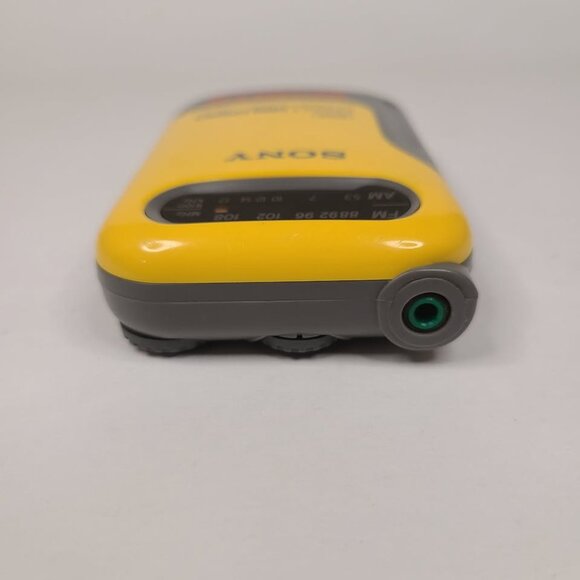 Vintage Sony Sports AVLS FM/AM Walkman Radio SRF-85 Yellow - Picture 3 of 7